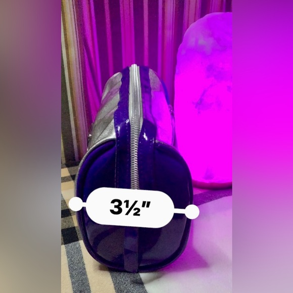 💫✨ Versace Versus Beauty Make up Case 💫✨Nylon Unisex💫✨
#VV2 - Picture 7 of 10